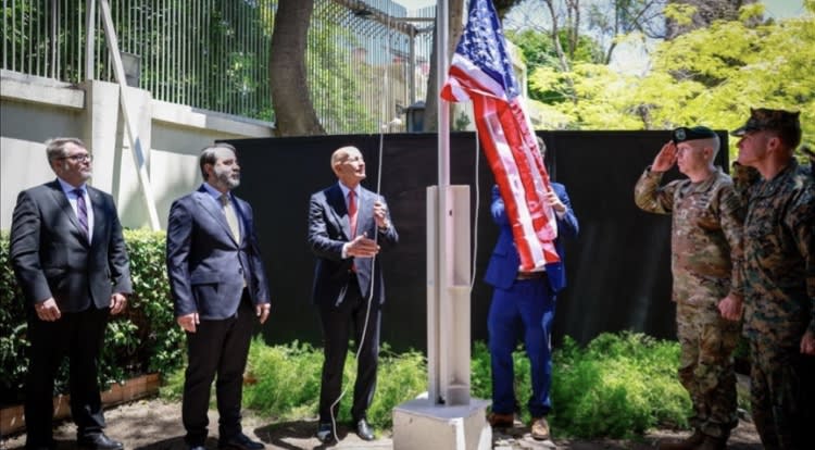 Levantar la bandera estadounidense en Damasco suscita preocupación en Israel.
