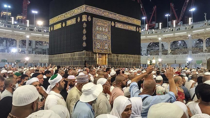 وفيات بين الحجاج قبل الوصول تثير تساؤلات عن التزام الشروط الصحية في دولهم