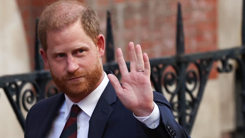 Prinz Harry denkt darüber nach, den Namen "Spencer" anstelle von "Mountbatten-Windsor" anzunehmen.