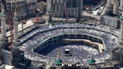 Entre compromisos de organizar una peregrinación más segura, Arabia Saudita ha deportado a más de 75,000 infractores de las normas del Hajj.