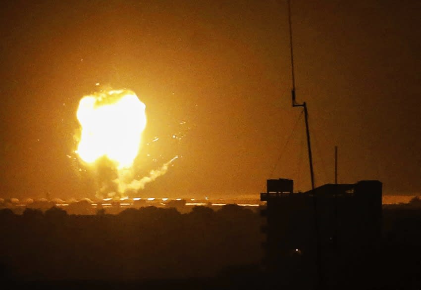 Israelische Luftangriffe im Süden Syriens nach dem Abschuss von Raketen in Richtung der besetzten Golanhöhen.