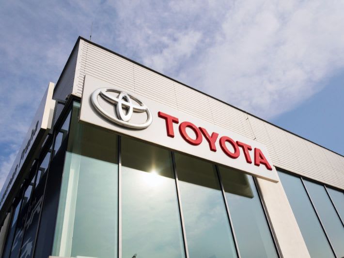 Toyota fait face à des critiques après avoir présenté une offre d'acquisition "peu attrayante" pour sa filiale.