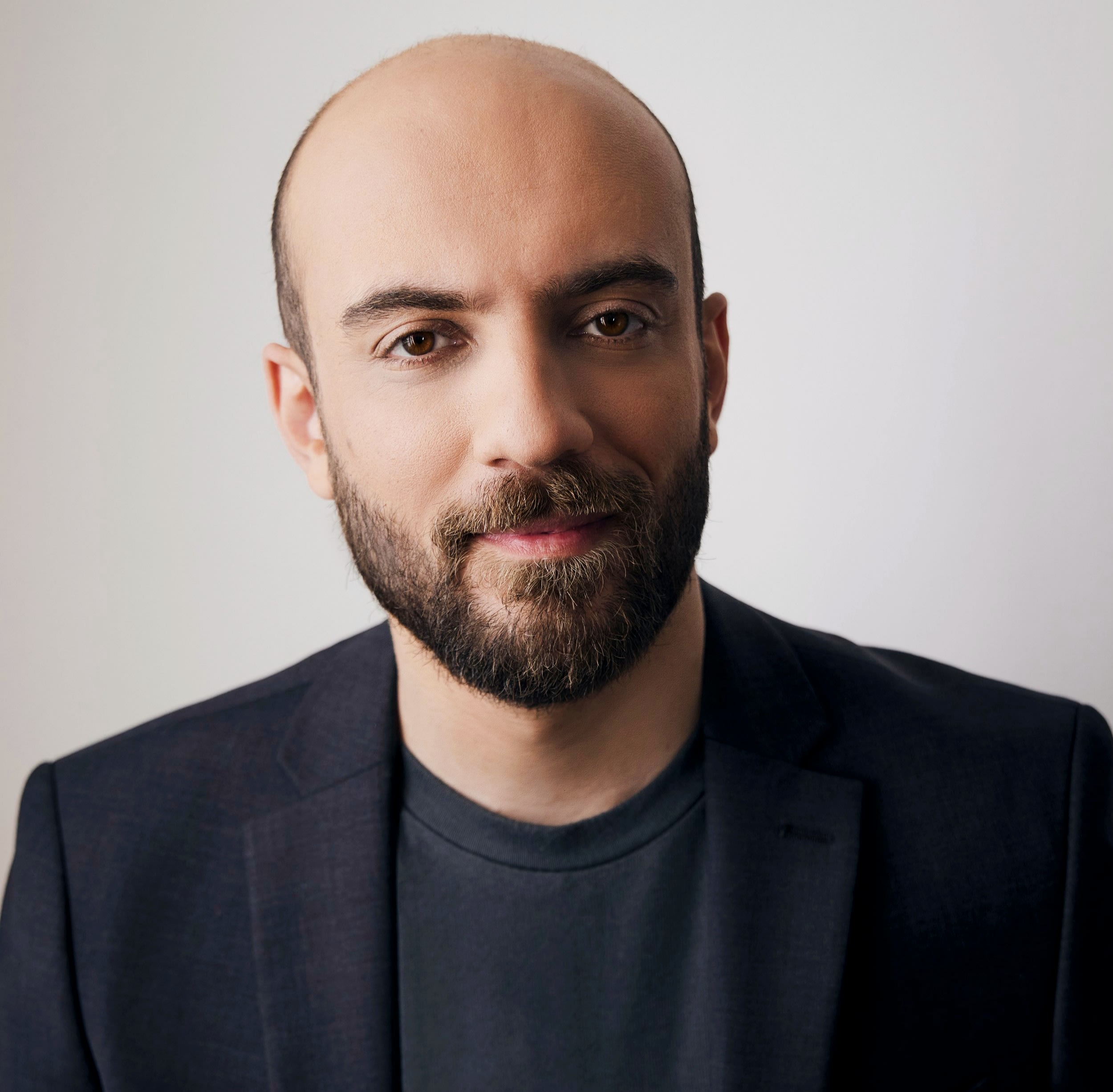 Sanatçı Yusuf Abu Hamad'ın Sidon'daki "Rend" grubunun konserinden birkaç saat önce vefat ettiği bildirildi.