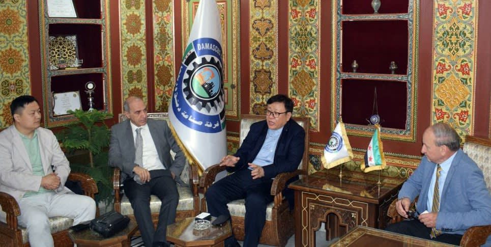 Syrien und China diskutieren zukünftige Pläne für die Arbeitsweise der chinesischen Seite in den beiden freien Zonen in Adra und Hasya.