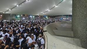 On the first days of Eid al-Adha, the guests of the Most Merciful stone the pillars.