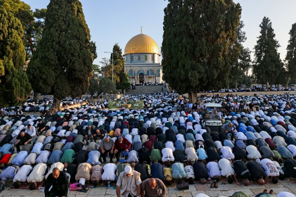 Despite Israeli restrictions, 80,000 worshipers perform Eid al-Adha prayer at Al-Aqsa Mosque.