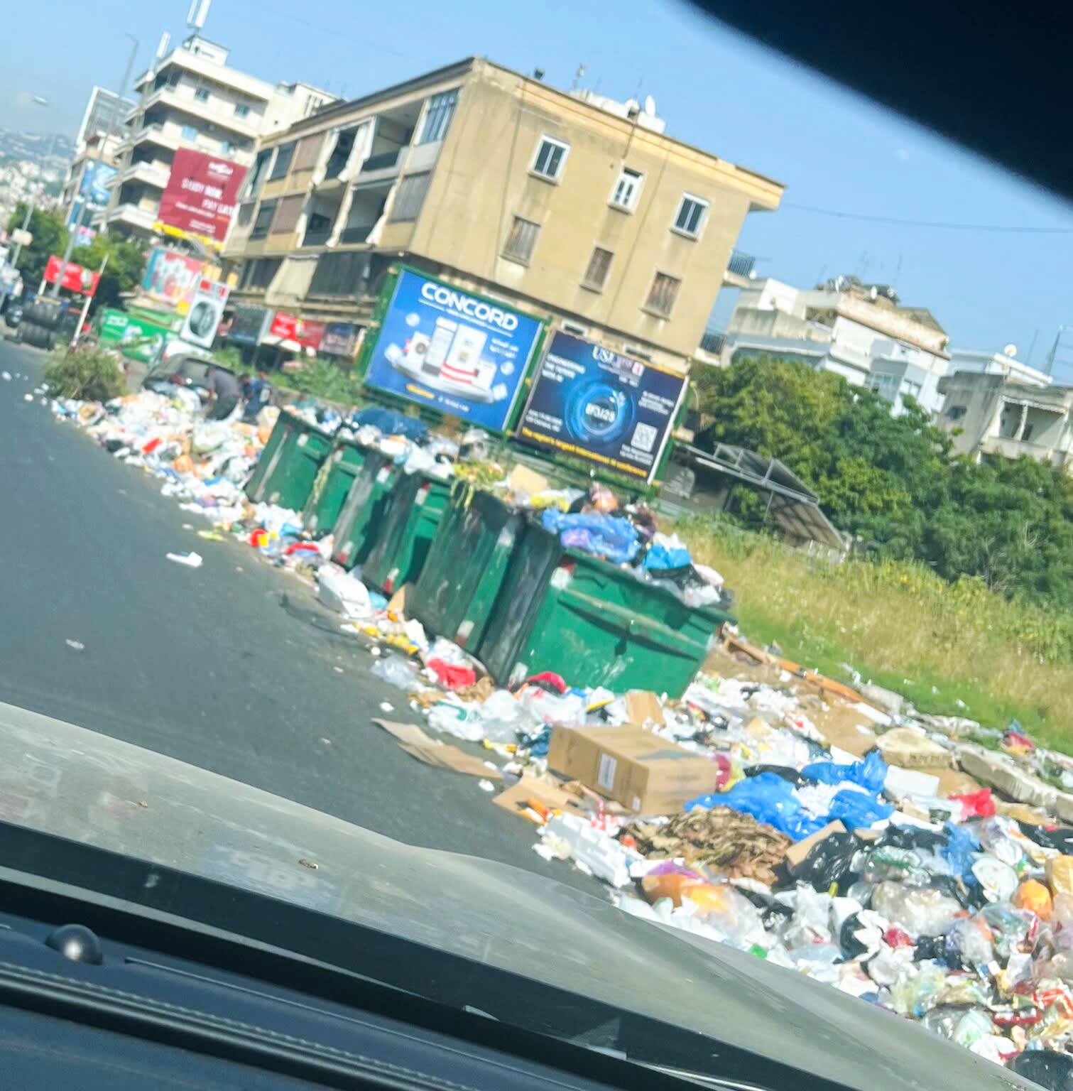 Beyrut yeniden çöp altında boğuluyor... 2015 kabusu geri mi dönüyor?