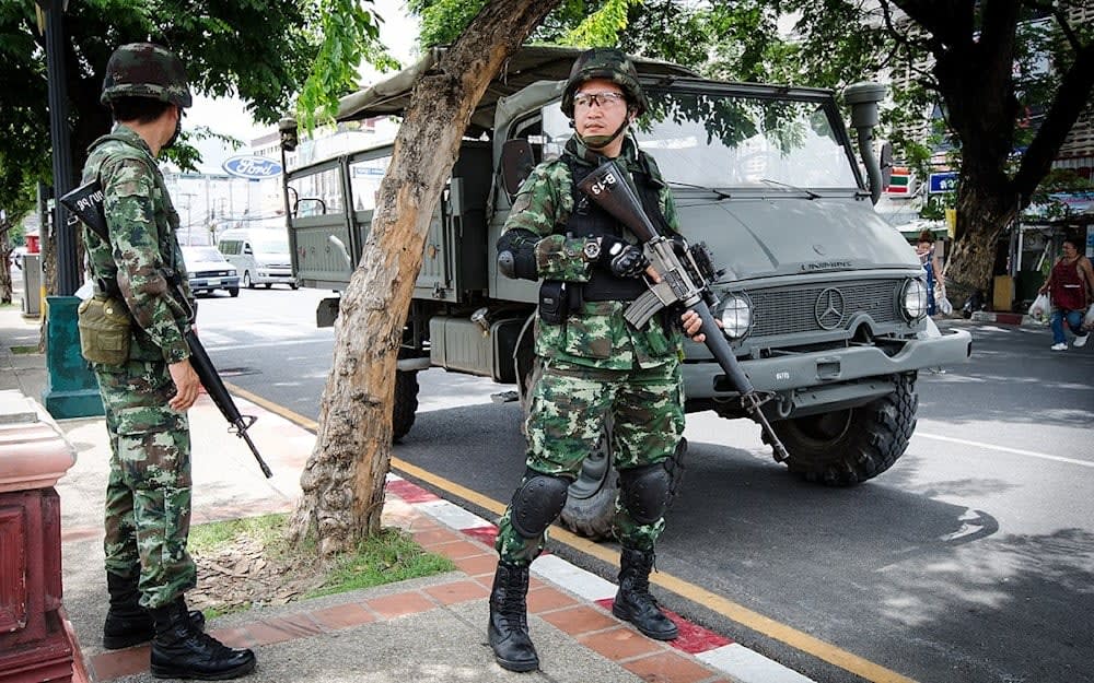 Ante el aumento de las tensiones, el ejército tailandés planea tomar el control de los puntos de control fronterizos con Camboya.