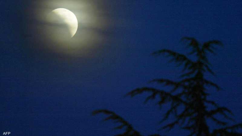 Mercury, then Mars... The moon witnesses two rare astronomical events this month.