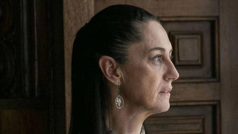 Meksika lideri, Los Angeles'taki protestoları teşvik ettiği yönündeki Amerikan suçlamalarını reddediyor ve barışçıl çağrısını teyit ediyor.