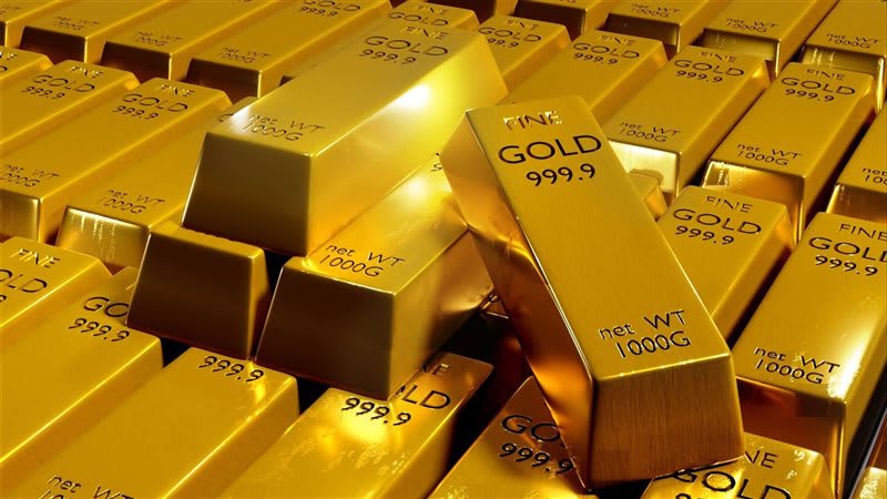 Gold steigt aufgrund geopolitischer Spannungen und Erwartungen einer Lockerung der US-Geldpolitik.