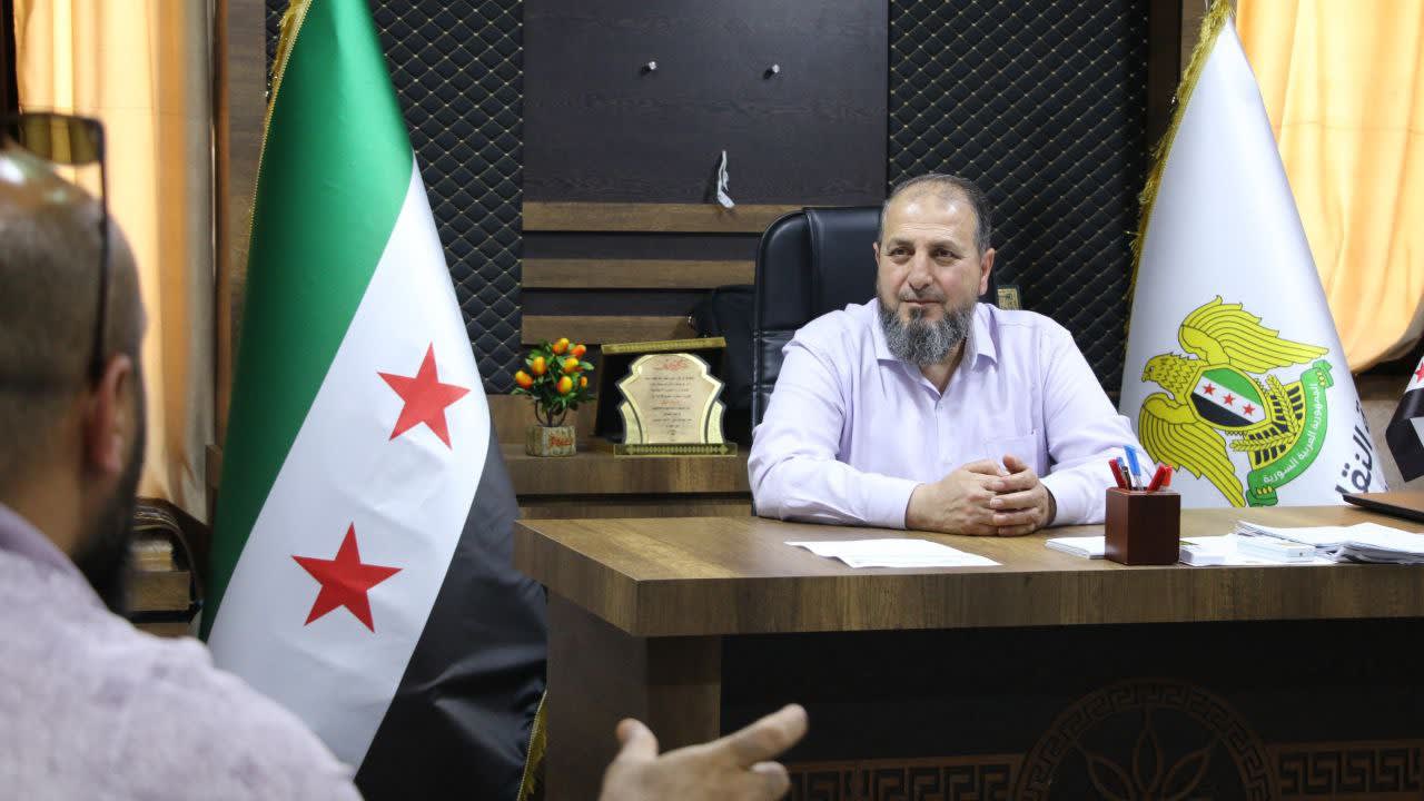 Idlib Passenger Transport Directorate receives pedestrian bridges implemented on the Idlib - Bab al-Hawa road from the Syrian Civil Defense.