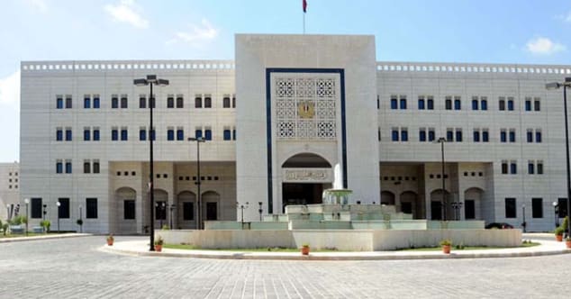 Le ministère des Affaires étrangères syrien : Nous condamnons fermement l'incursion israélienne dans la ville de Beit Jinn dans la campagne de Damas.