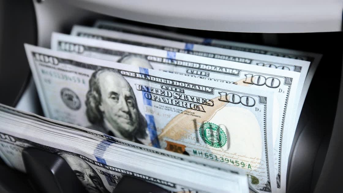El dólar se dispara en medio de la escalada de la crisis entre Israel e Irán y la amenaza al estrecho de Ormuz.