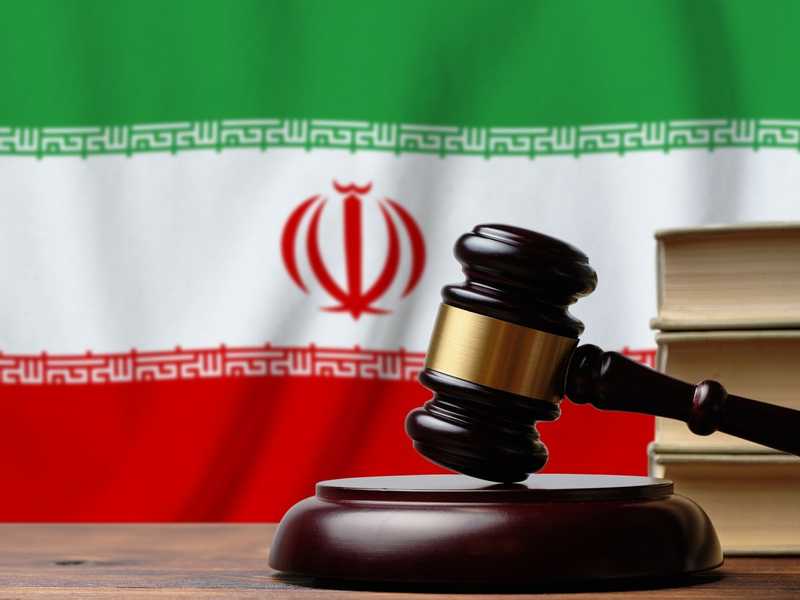 إيران تُنفذ حكم الإعدام بـ "جاسوس للموساد" وتعتقل آخر أثناء فراره