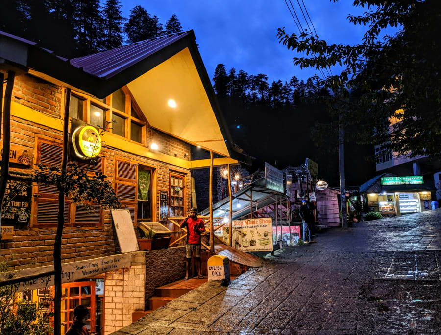 Explore Old Manali & Local Cafés