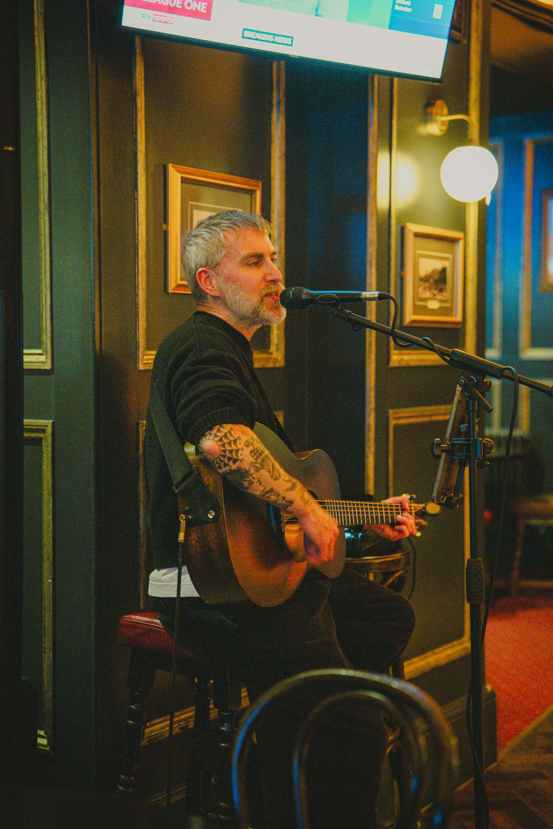 Live music night at Ryan's of Edinburgh