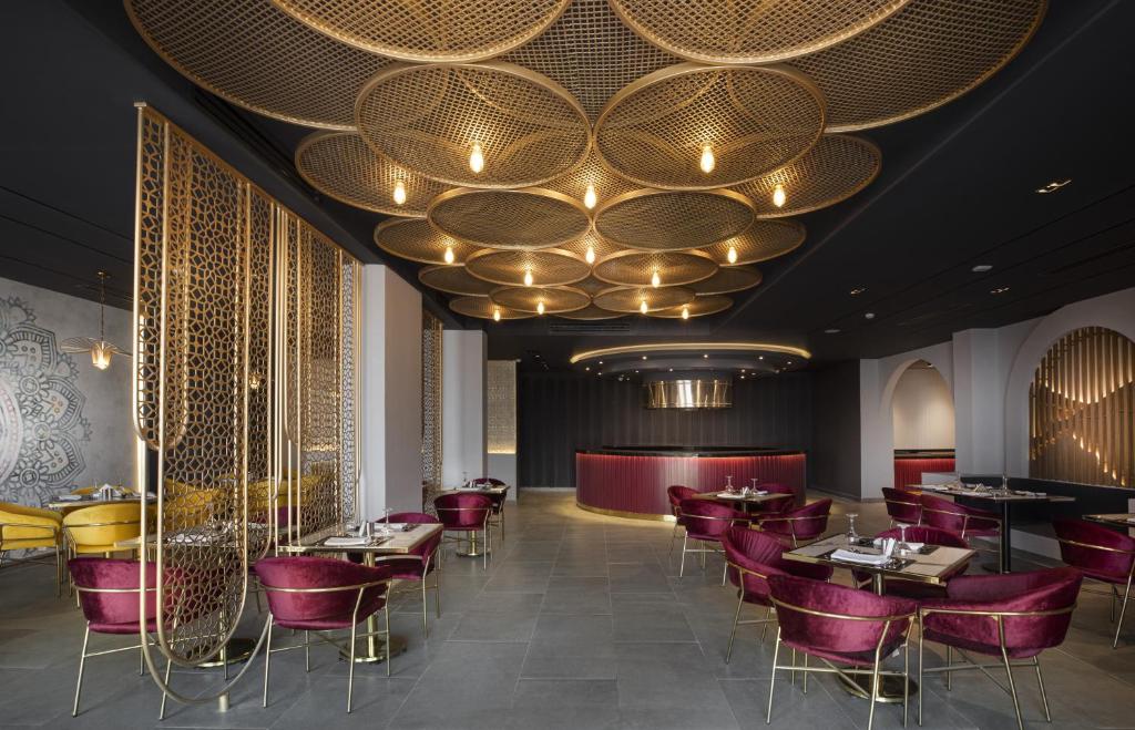 V hotel — 6