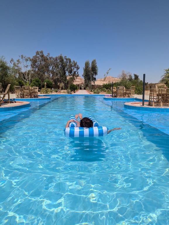 بيت الكافور — 25