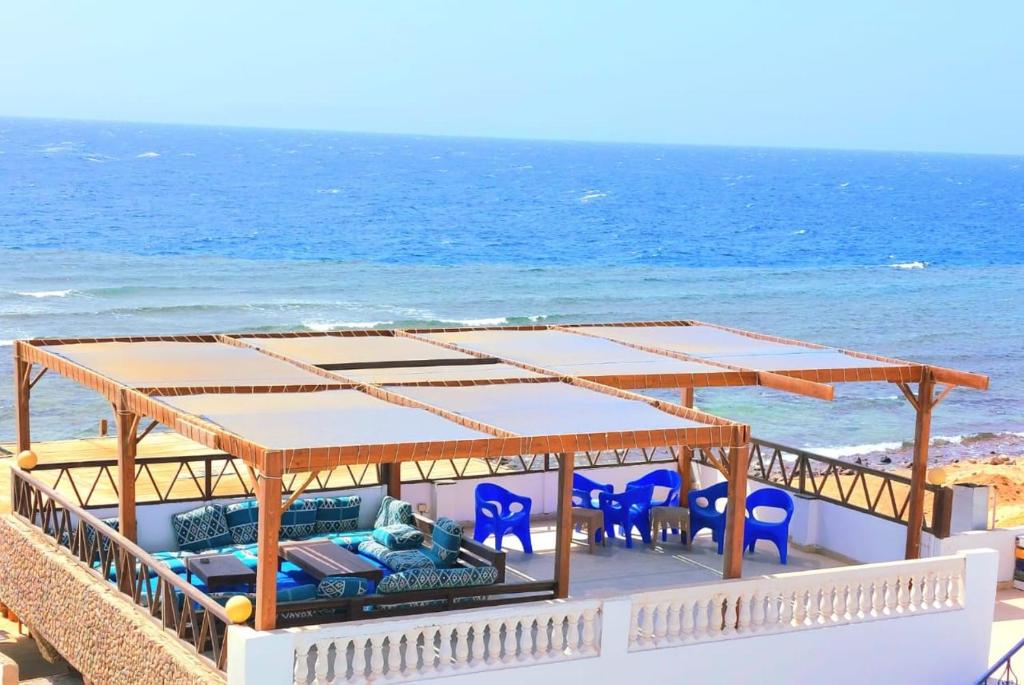 دهب لودج — 1