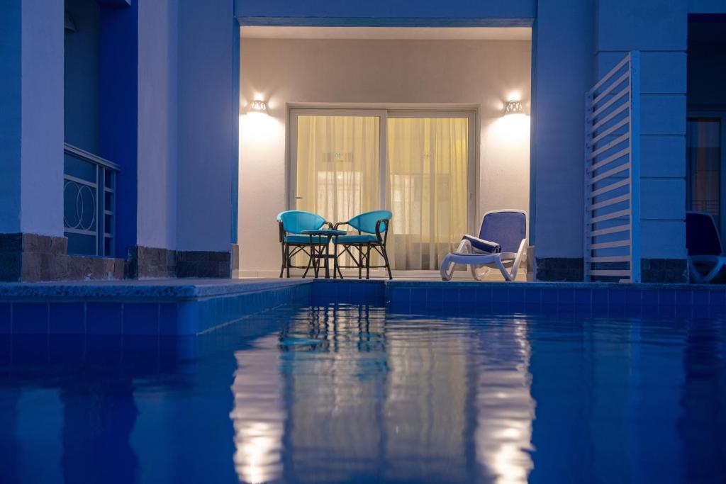 Casa Blue Resort — 7