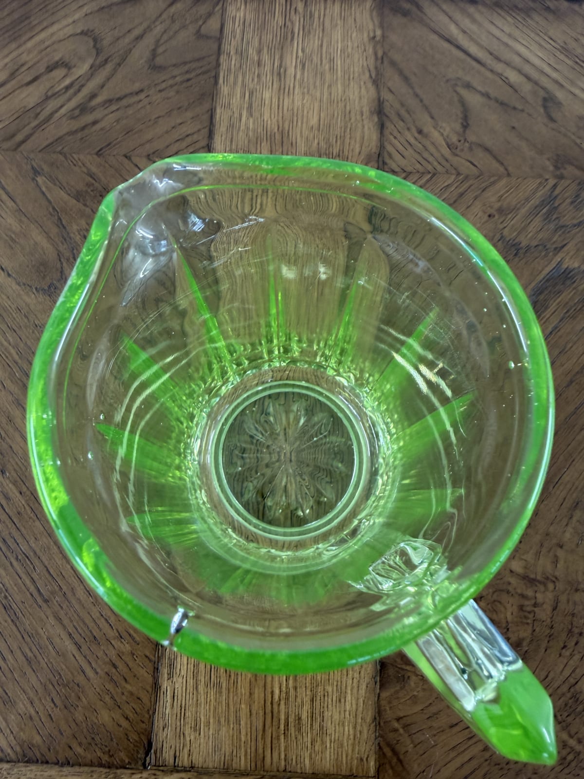 Starožitný džbán z uranového skla, Art Deco, 20.–40. léta — fotka 3