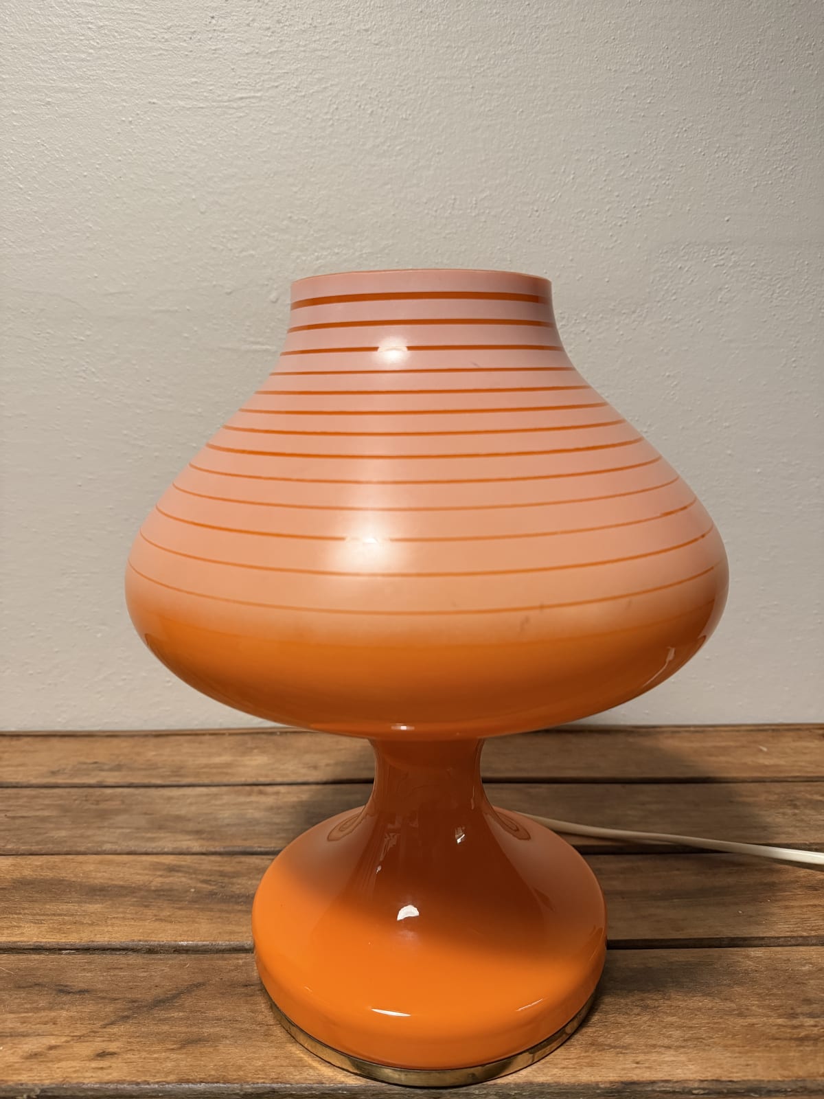 Retro skleněná stolní lampa / Štěpán Tabery, OPP Jihlava, 70. léta — fotka 2