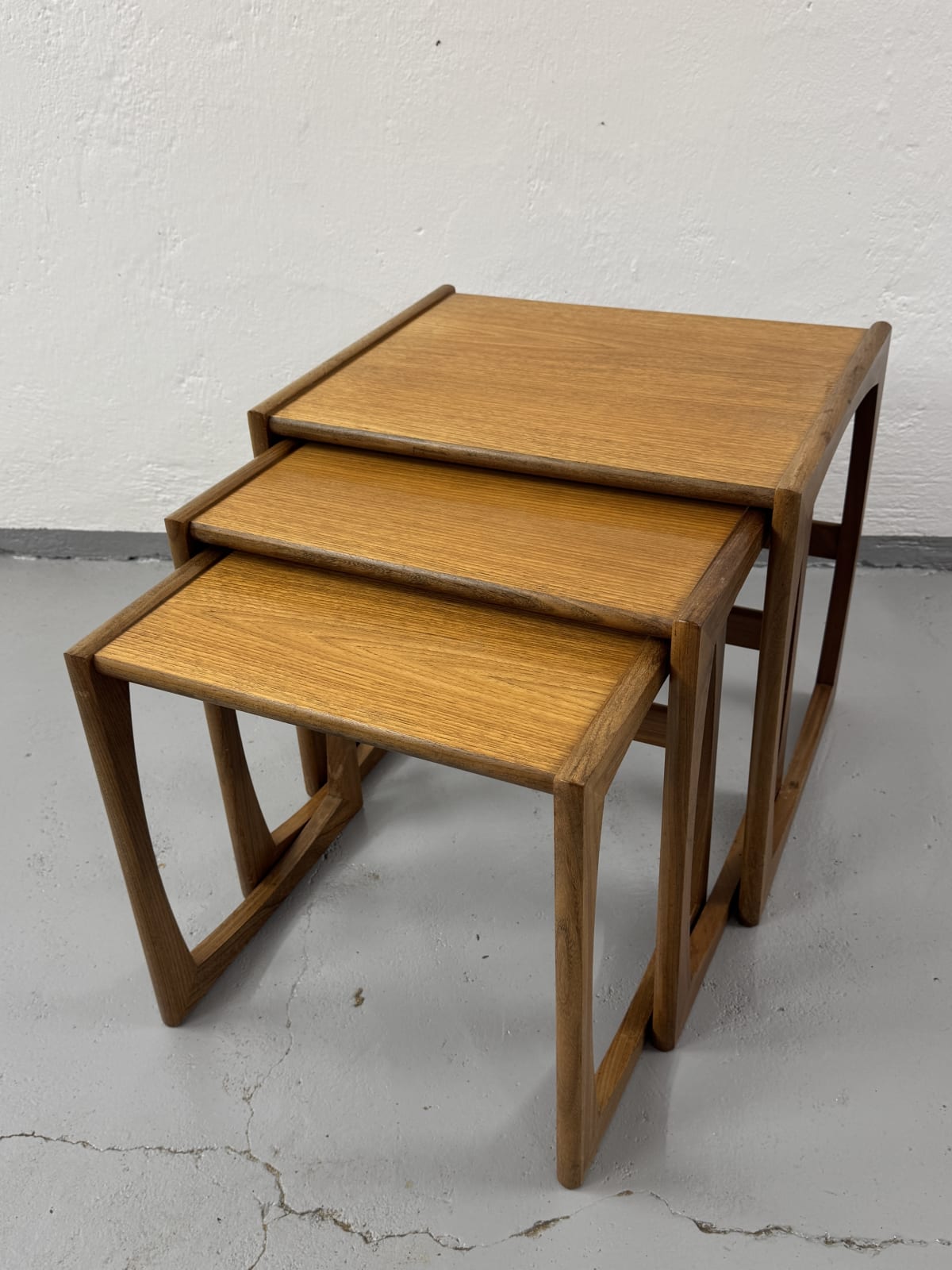 Hnízdové stolky G Plan Quadrille, teak, 60. léta — fotka 2
