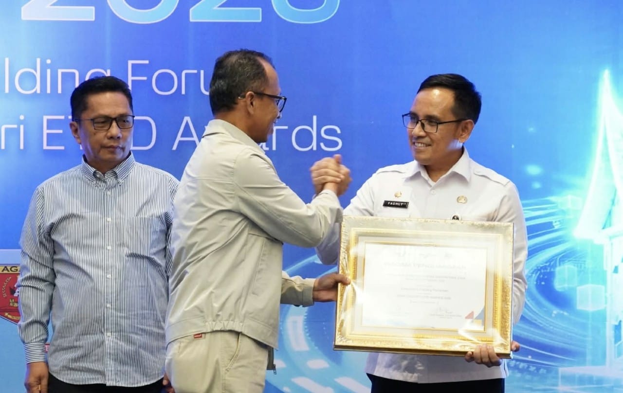 Padang Pariaman Sabet Dua Penghargaan Digitalisasi Keuangan Daerah di ETPD Partnership Gathering 2026