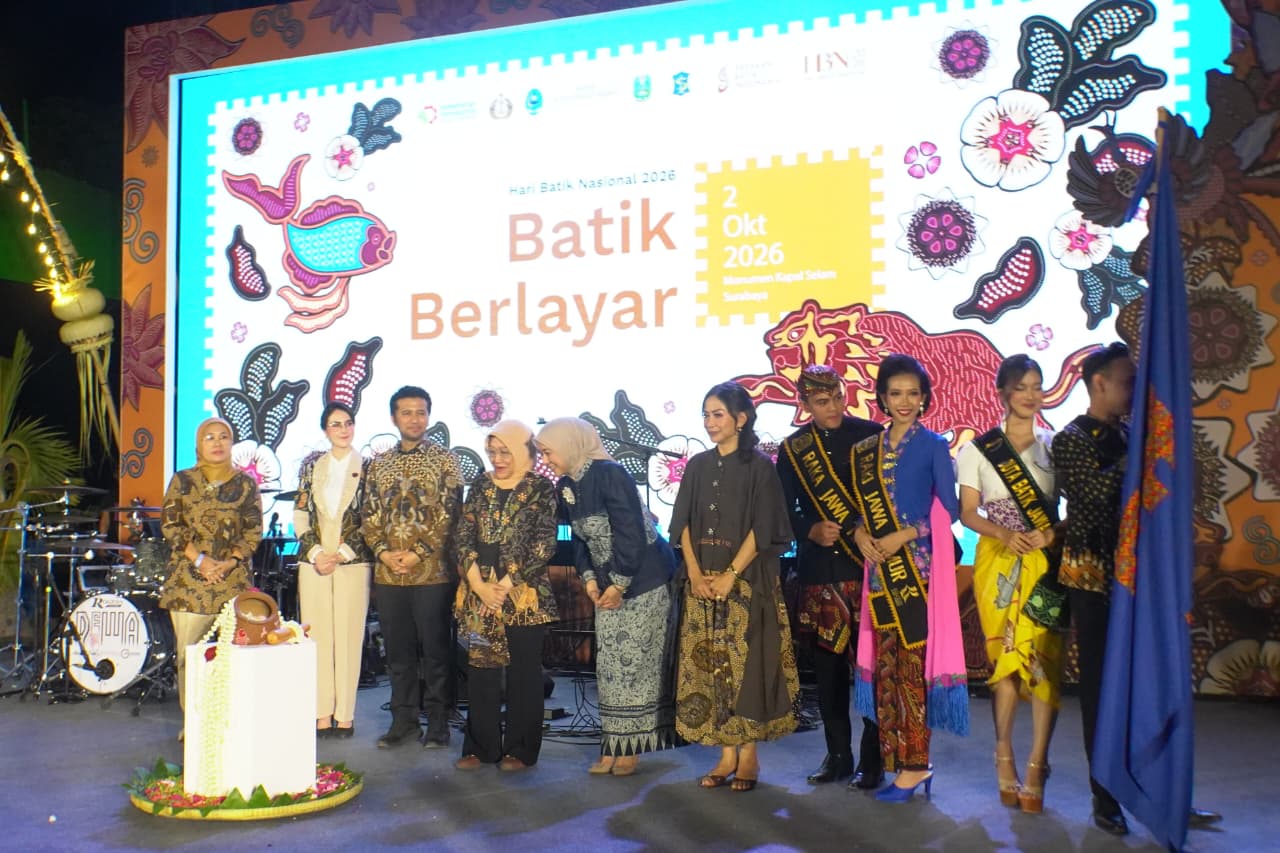 Komandan Puspenerbal Hadiri Acara Puncak Peringatan Hari Batik Nasional 2026