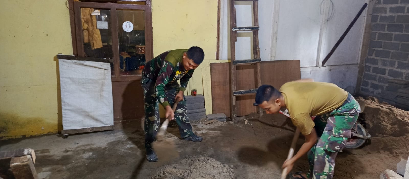 Dandim 0310/SS Letkol Inf Dicky Sakti Maulana, S.HUB.INT., Kawal TMMD ke-130, Rehab RTLH Afridasti di Batu Tanjung Talawi Sawahlunto Capai 84 Persen