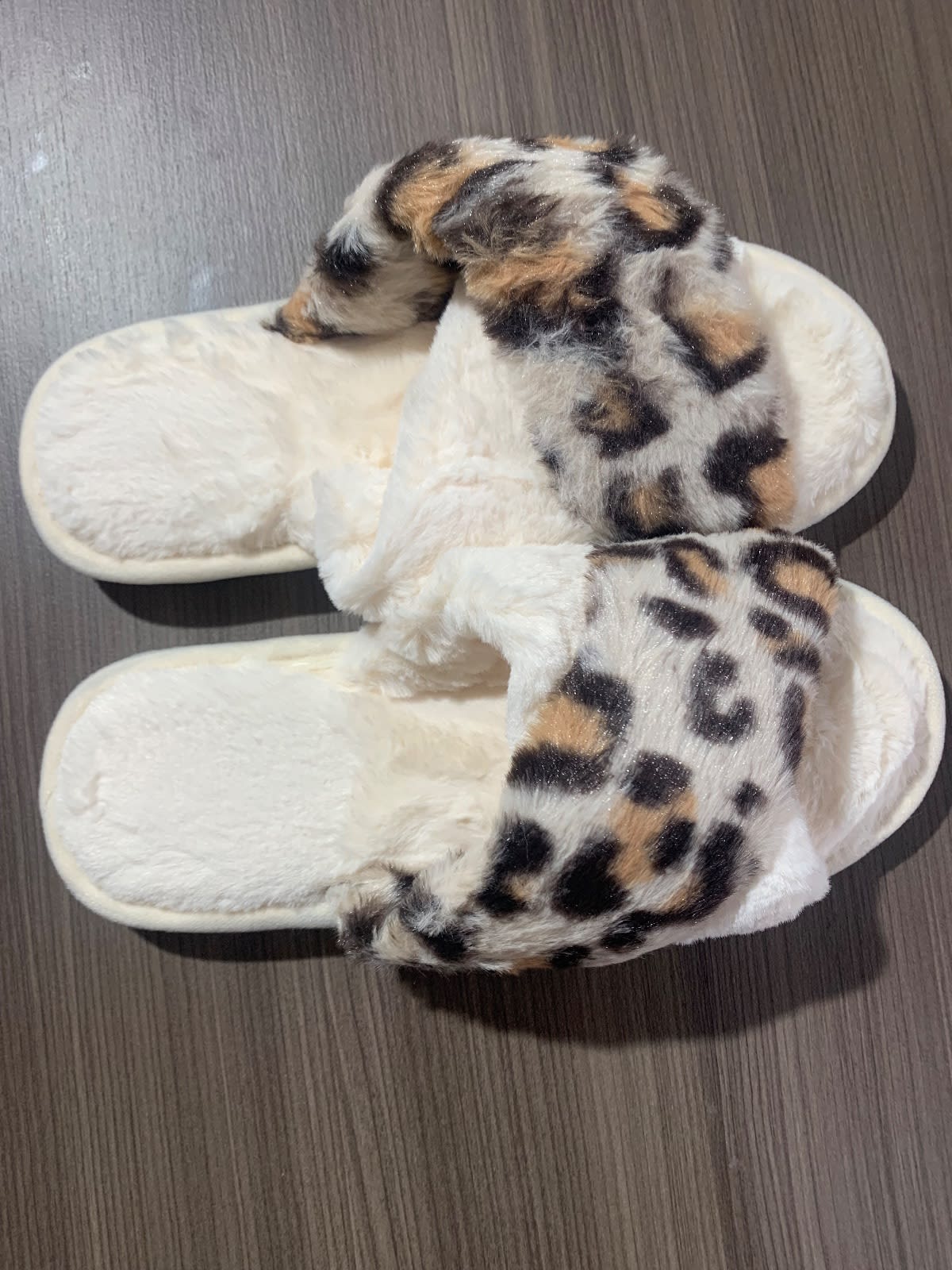 Open toe cross house slippers, photo 3 of 3
