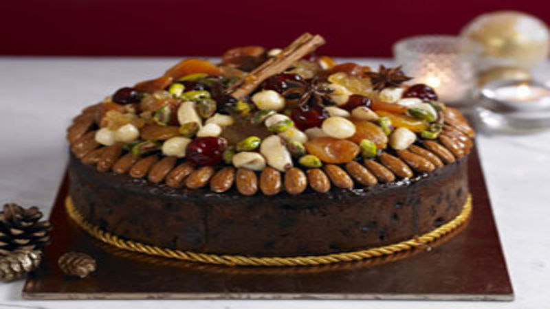 How To Decorate A Christmas Cake With Fruit And Nuts ...