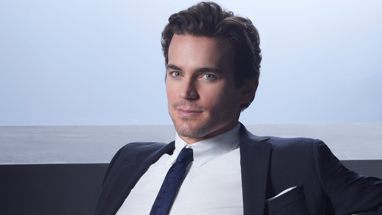 Neal Caffrey Reflection - TV Fanatic