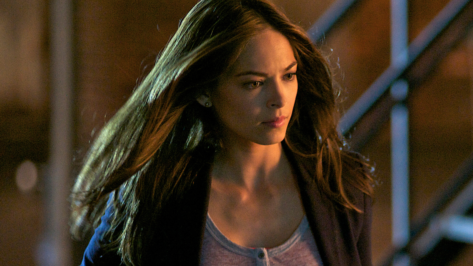 Beauty and the Beast: Episode 2 Clip | Beauty and the Beast | W Channel