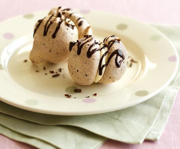 Chocolate meringues Good Food Channel