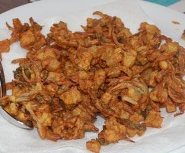 Pakoras with mint chutney Good Food Channel