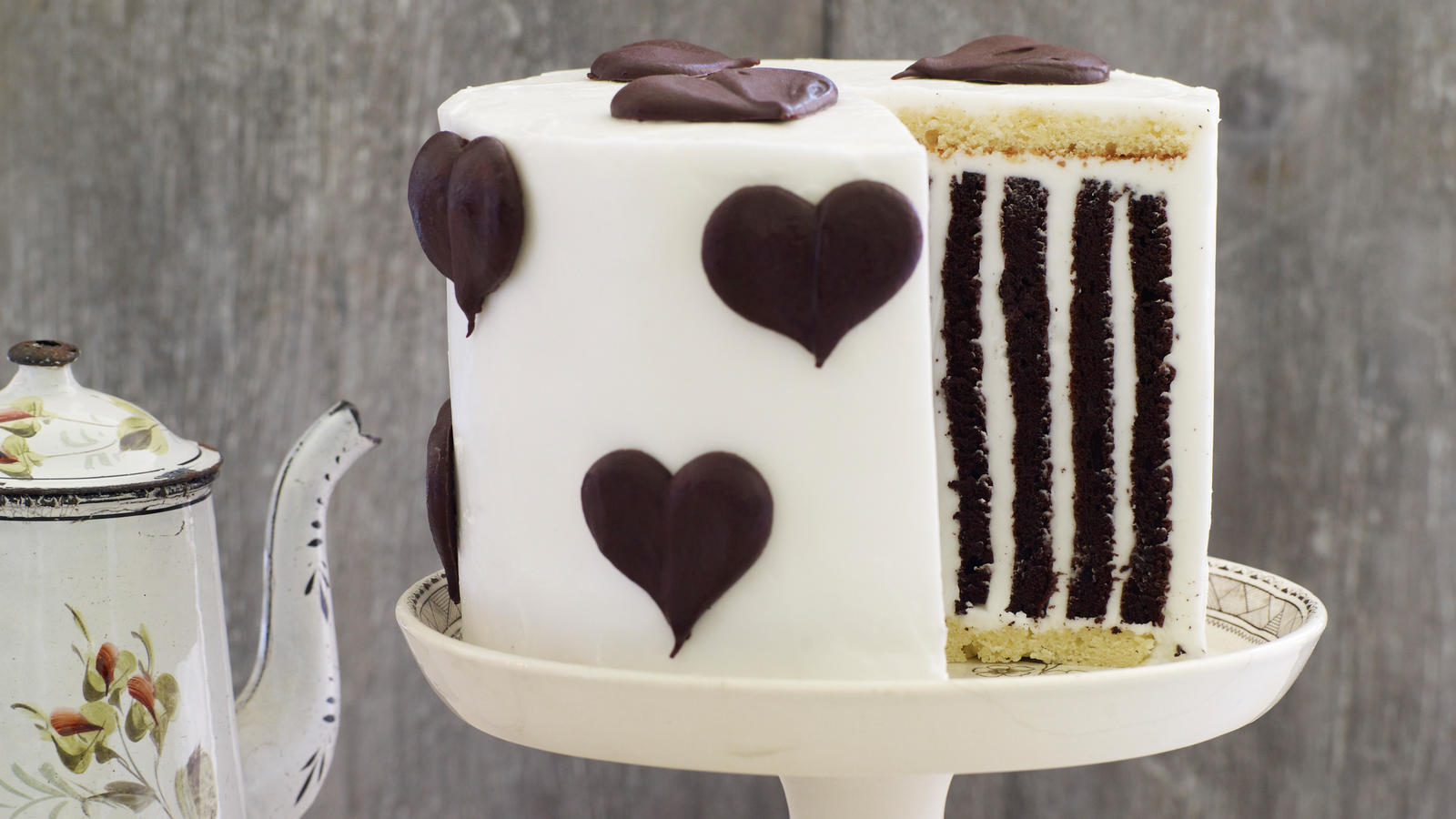 How To Make Striped Cake How To Make Striped Cake