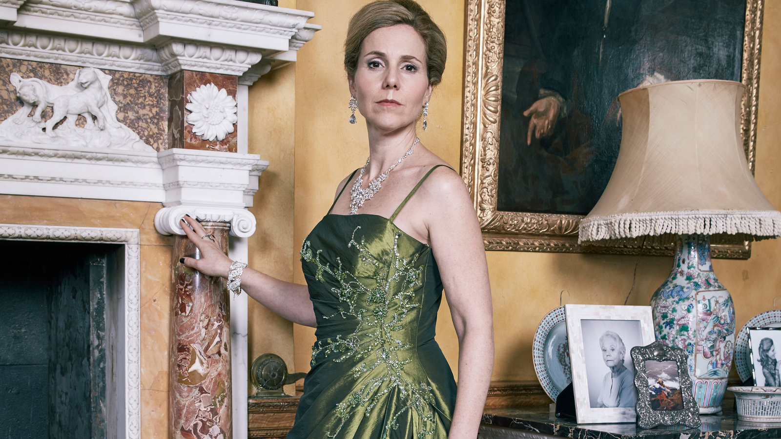 Meet Queen Katerina Henry IX Gold