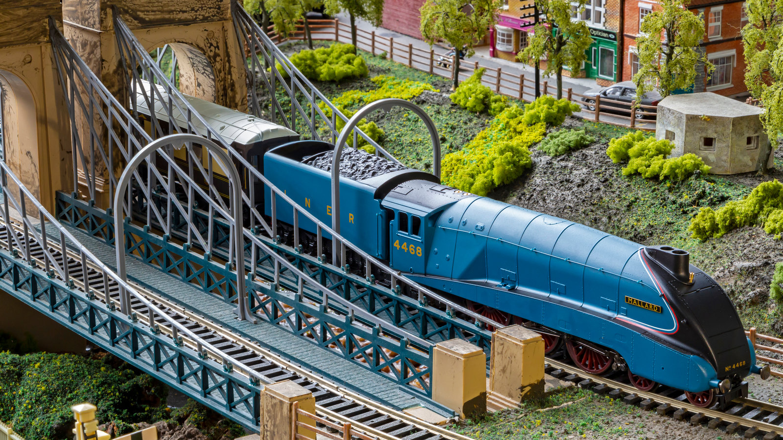 UKTV’s Yesterday channel steams in with new Hornby series by Rare TV