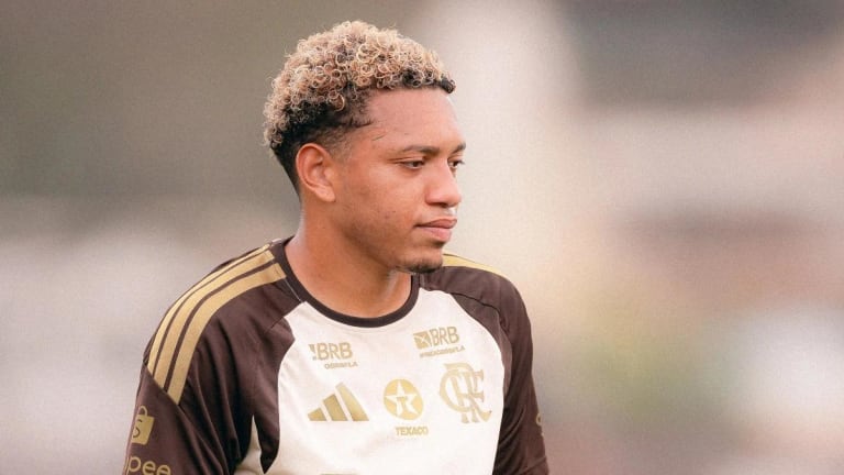 Daniel Sales da base substitui Varela em treinos do Flamengo