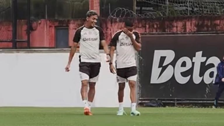 Jovem atacante Josmar treina com profissionais do Flamengo durante Data FIFA