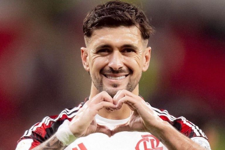 Lesão de Arrascaeta pode render até R$ 3,3 milhões da FIFA ao Flamengo