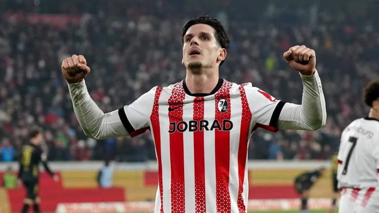 Freiburg define valor de R$ 295 milhões por Igor Matanovic; United monitora
