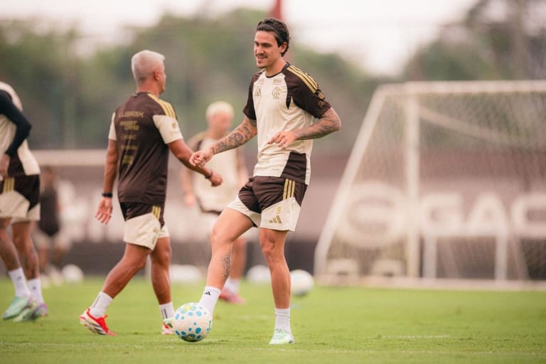 Flamengo e Fluminense duelam no Maracanã pela trigésima rodada do Campeonato Brasileiro