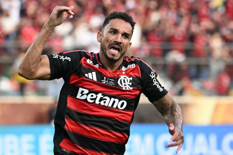 Conmebol garante R$ 4,9 bilhões com direitos de TV da Libertadores e Sul-Americana até 2030