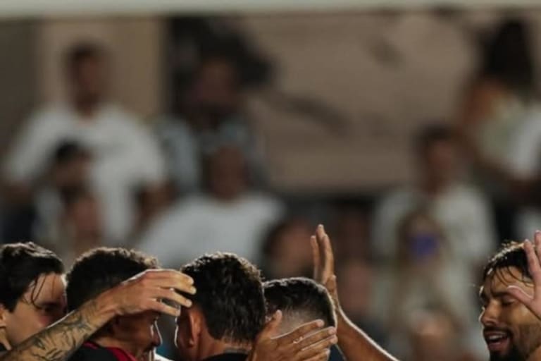 Flamengo alcança oitava semifinal de Libertadores e mantém 100% de aproveitamento no século