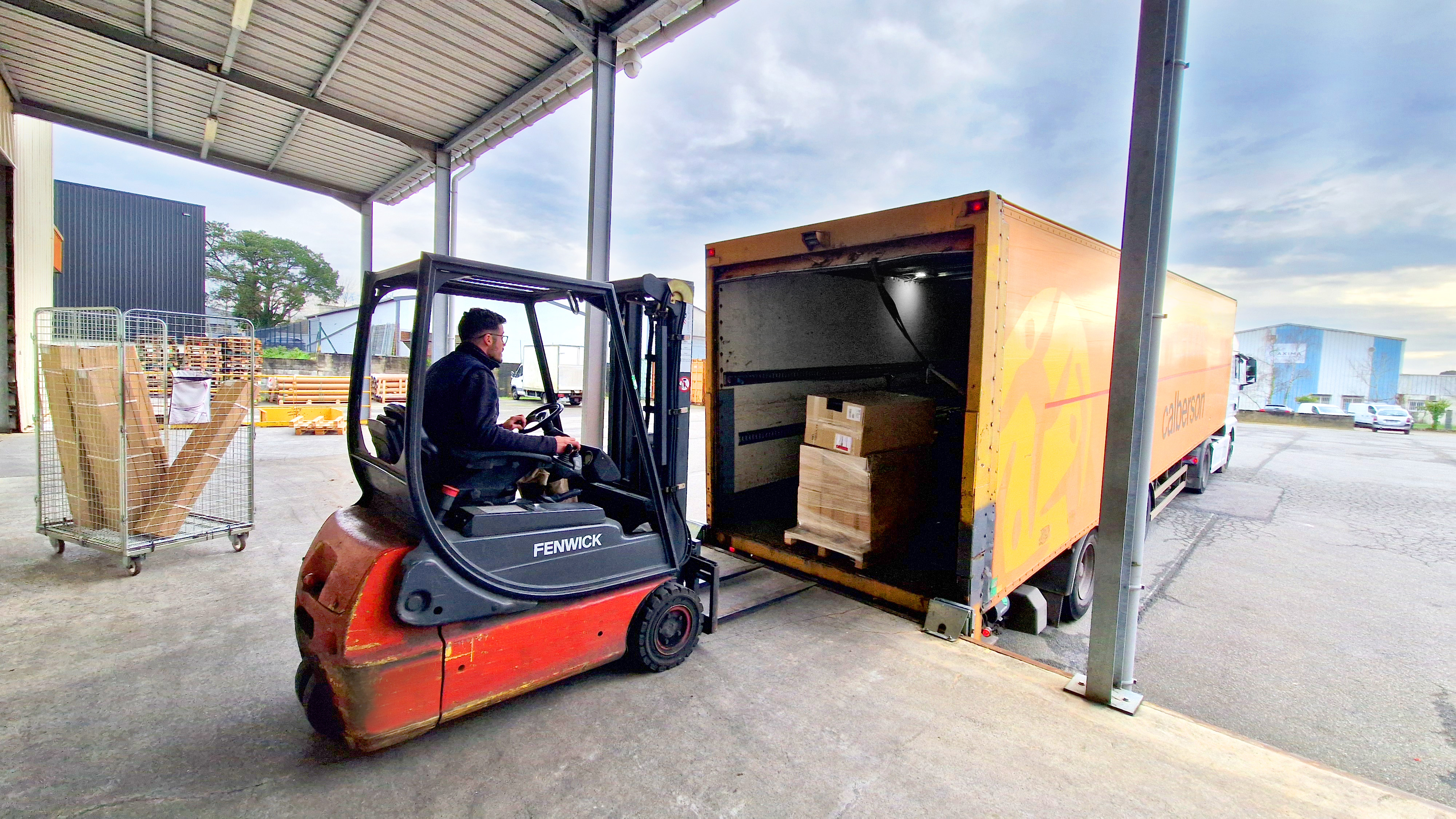 White label goods leaving Ultima Displays for delivery