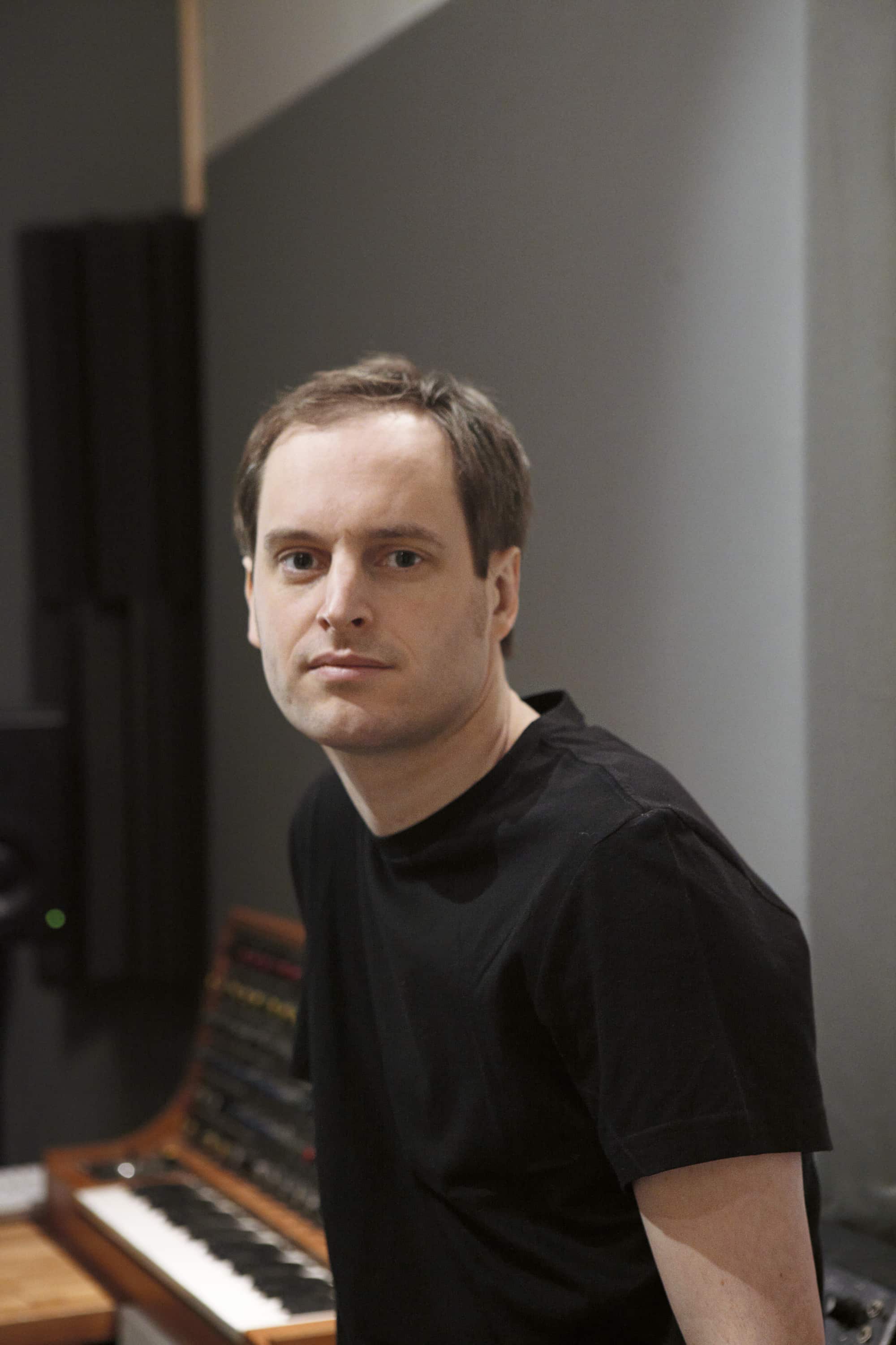 Asbjørn Blokkum Flø: Electric Rain (Installation)