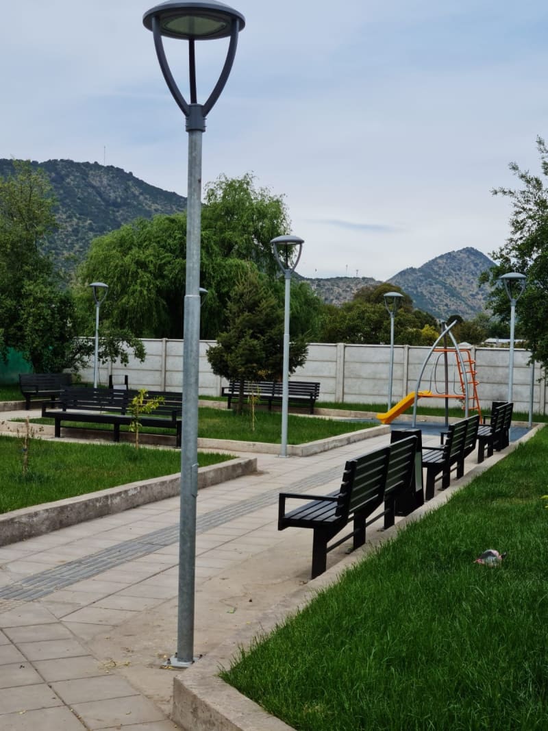 Paseo Peatonal y Plaza de Juegos